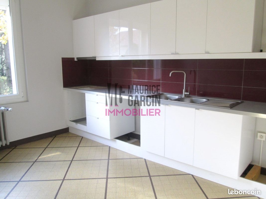 Maison à louer, 164m², Carpentras