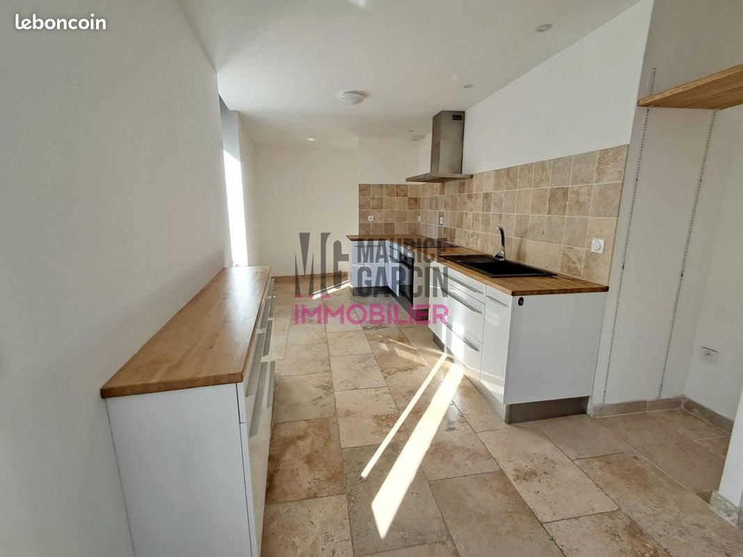 Appartement à louer, 89m², Caderousse