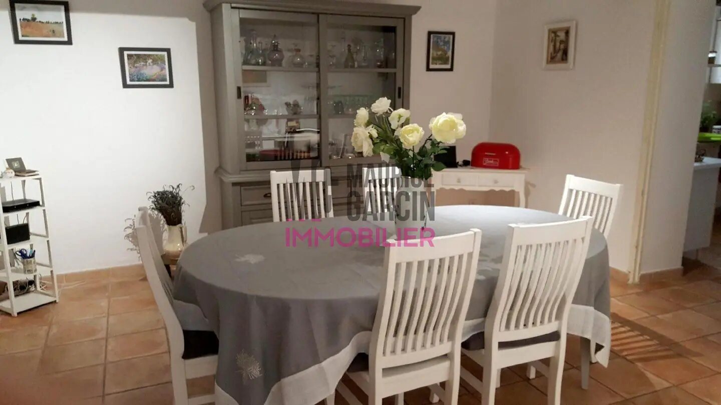 Maison à louer, 191m², Pernes-les-Fontaines