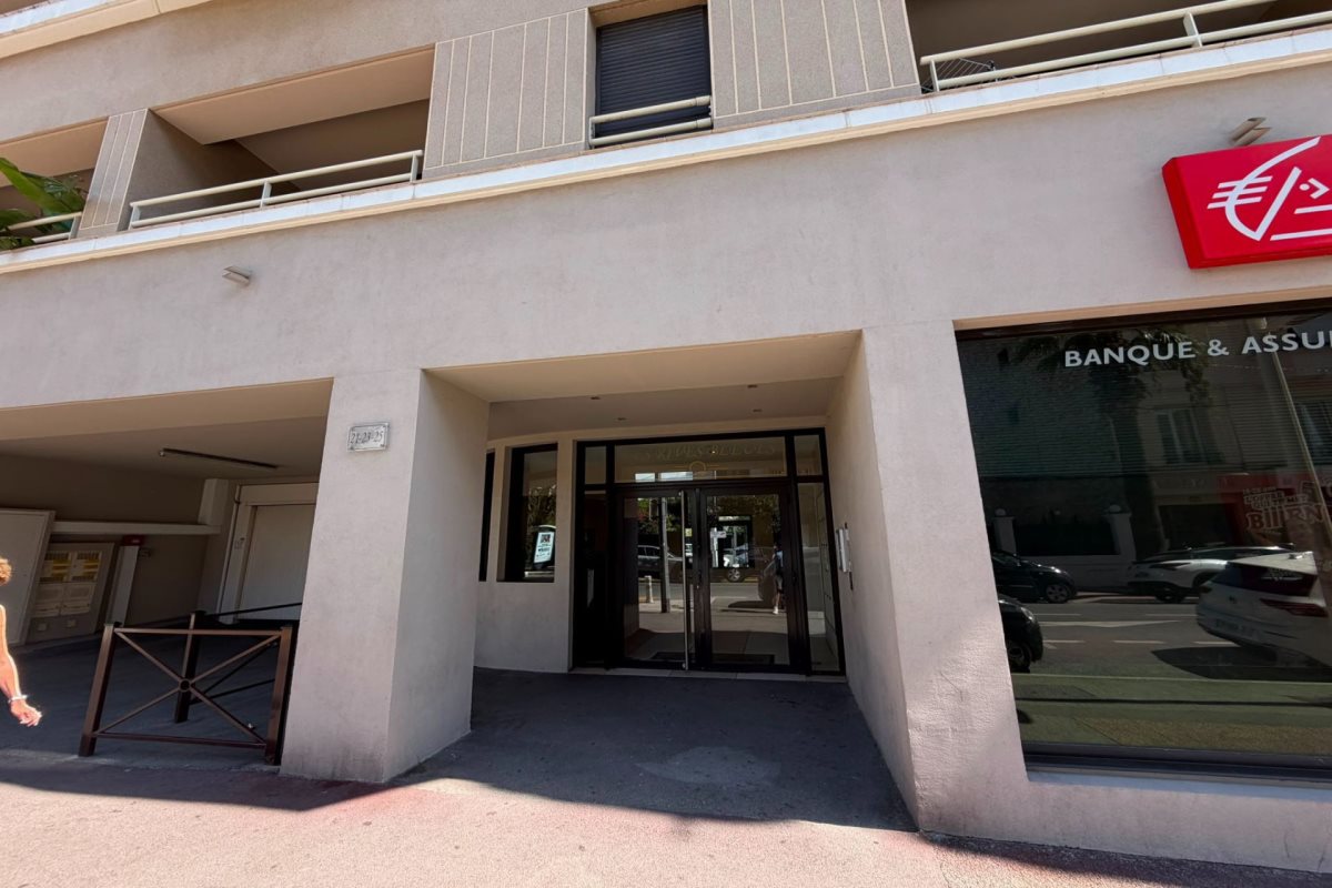 Appartement à louer, 63m², Antibes