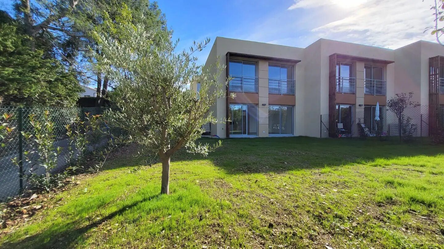 Maison à louer, 90m², Valbonne