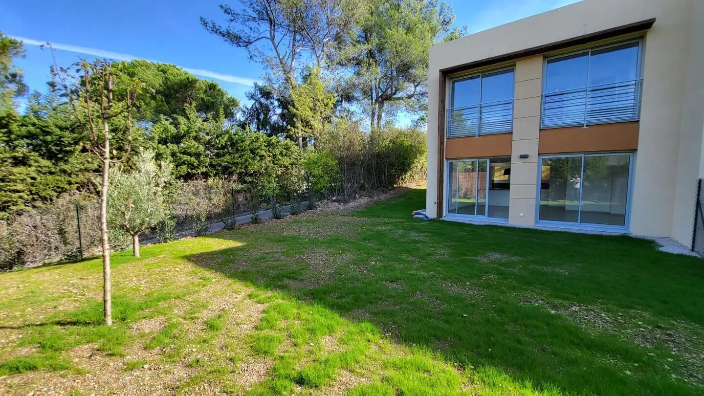 Maison à louer, 90m², Valbonne