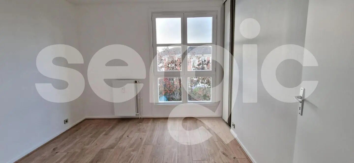 Appartement à louer, 73m², Cergy