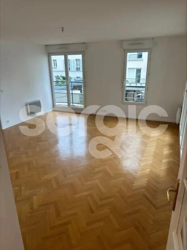 Appartement à louer, 82m², Suresnes