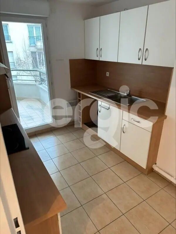 Appartement à louer, 82m², Suresnes