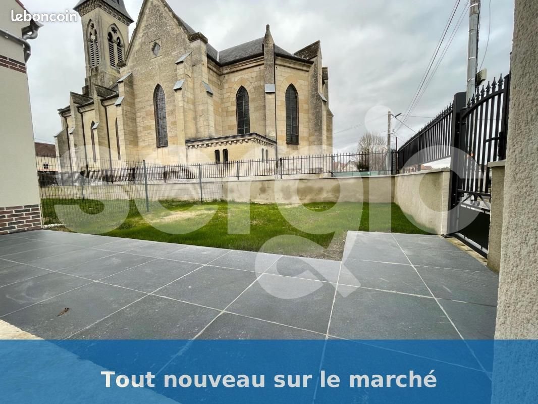 Maison à louer, 71m², Montmacq