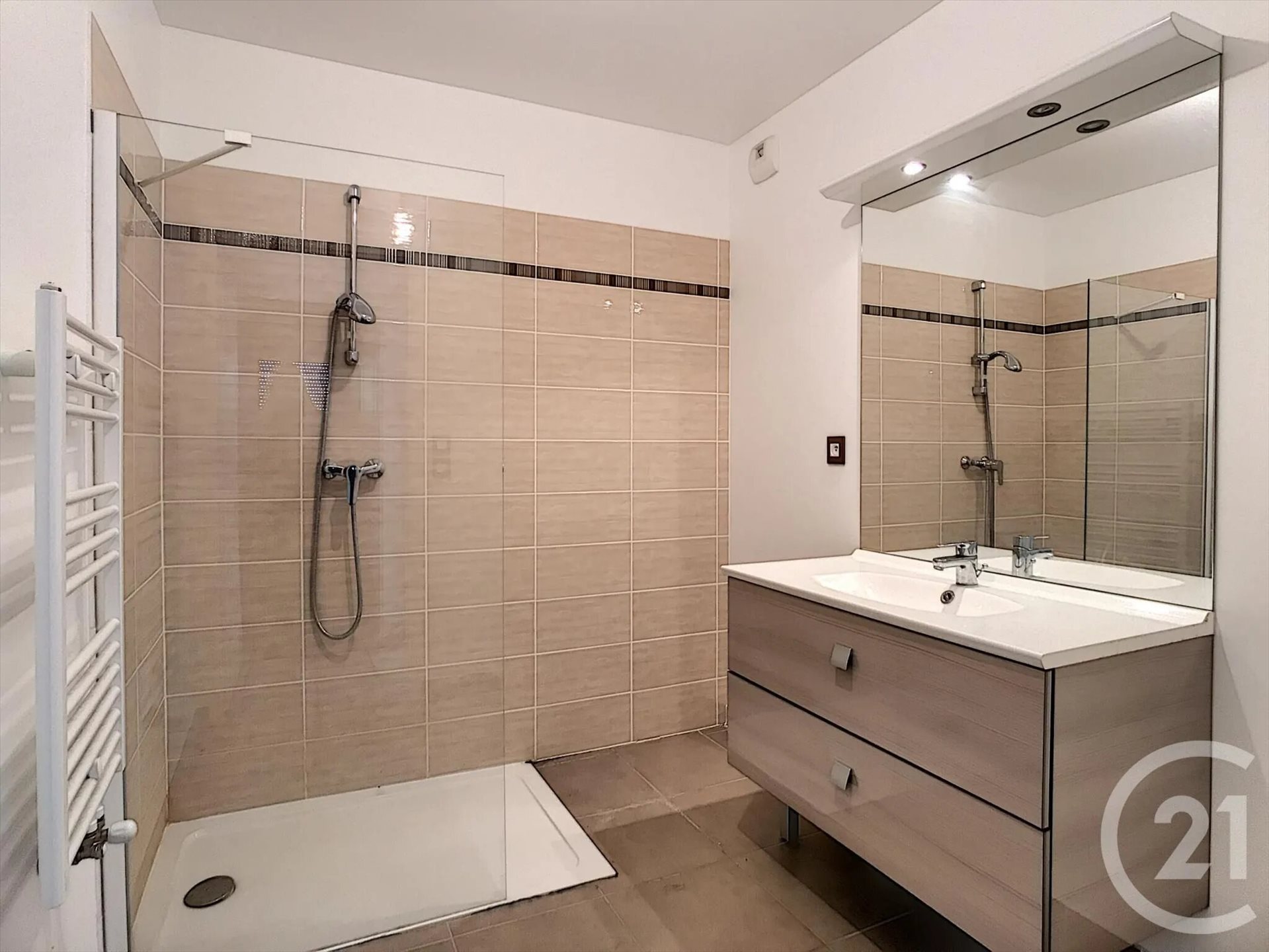 Appartement à louer, 39m², Marseille 5ème