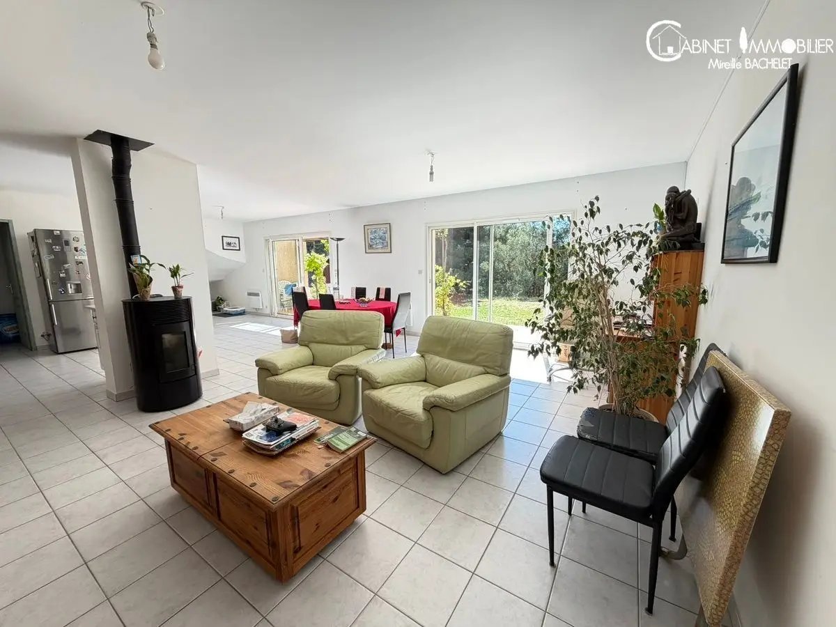 Maison à louer, 151m², Saint-Cyr-sur-Mer