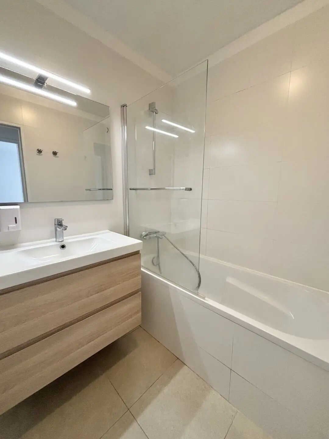 Appartement à louer, 82m², Cassis