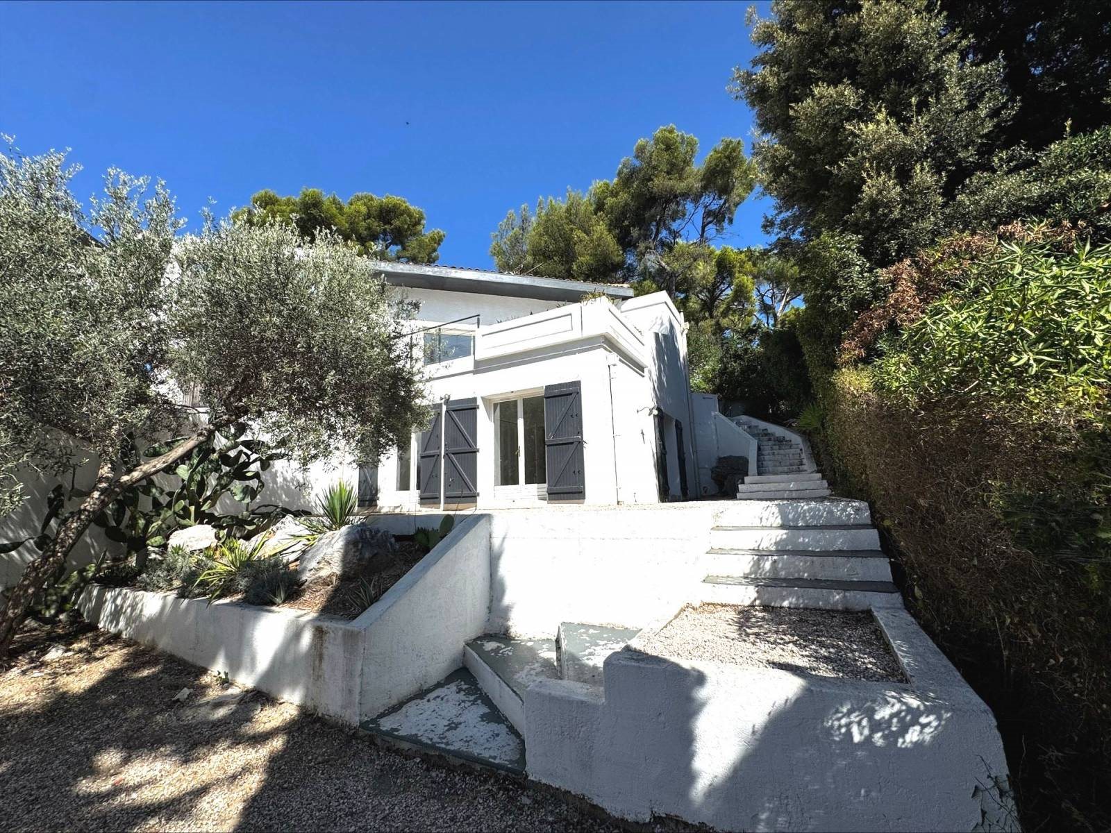 Maison à louer, 85m², Cassis