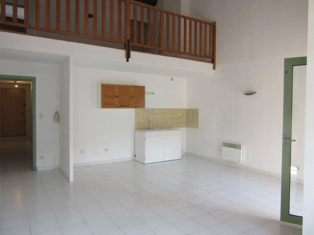 Appartement à louer, 85m², Carnoux-en-Provence