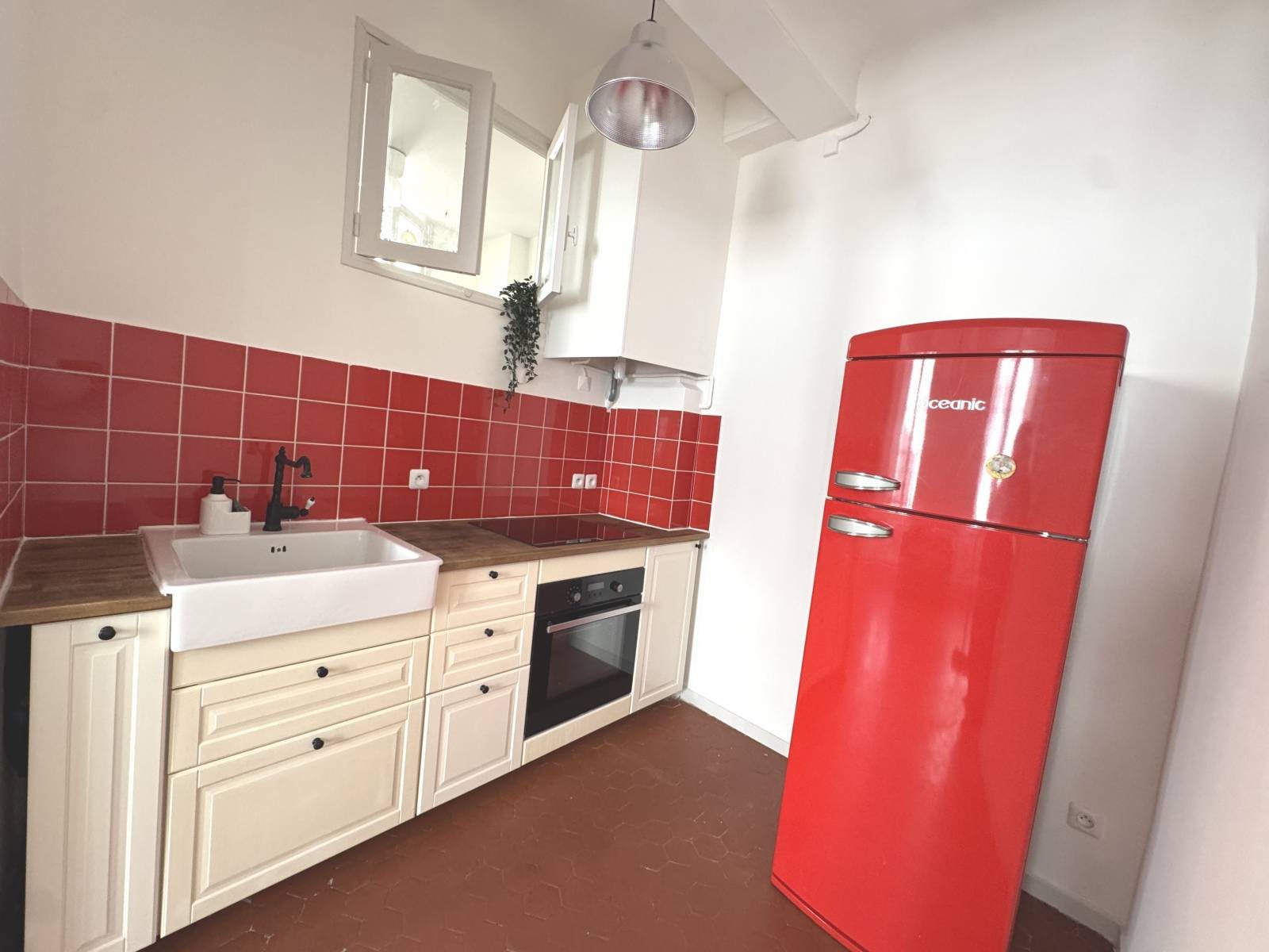 Appartement à louer, 34m², Cassis