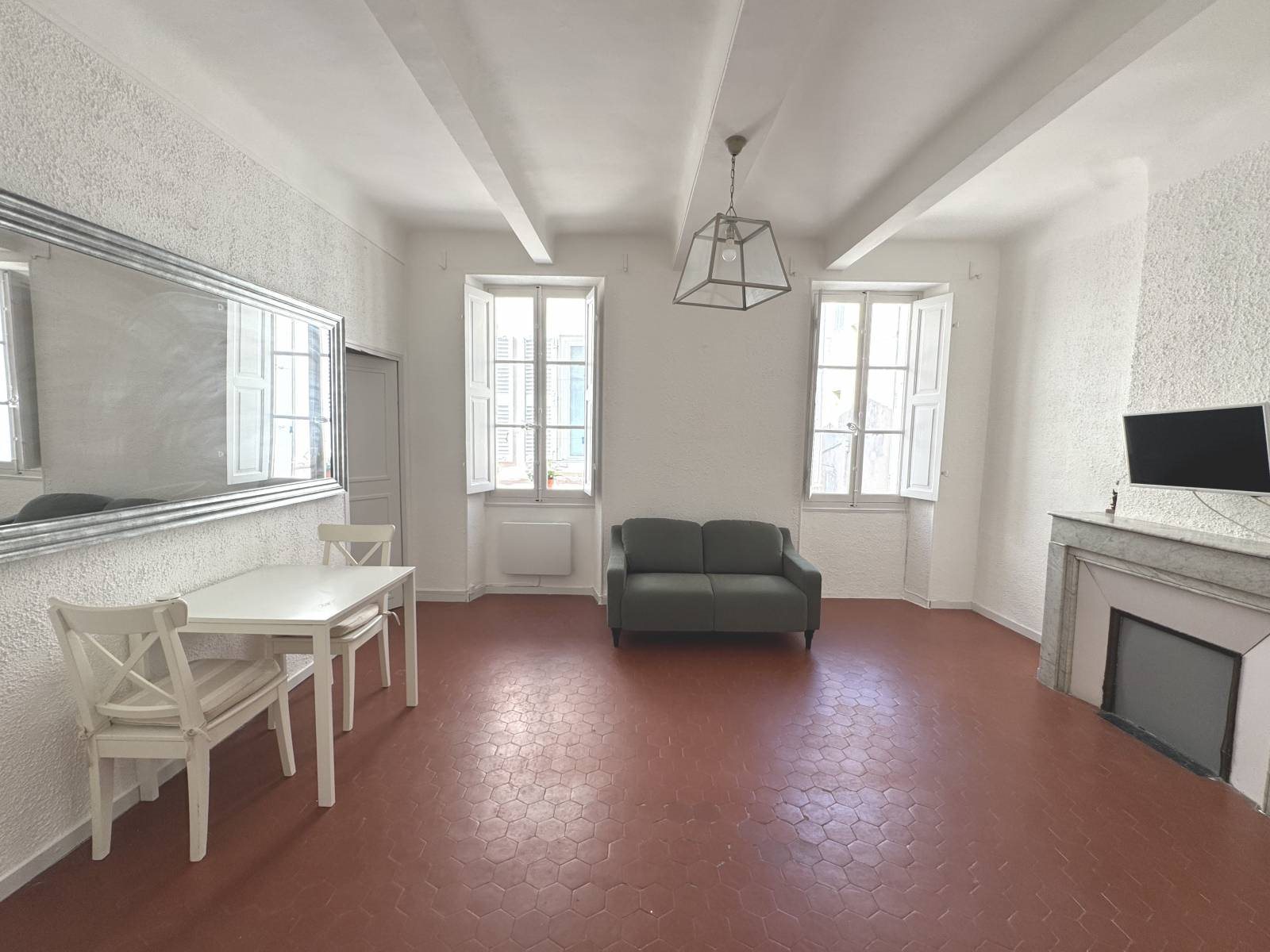 Appartement à louer, 34m², Cassis