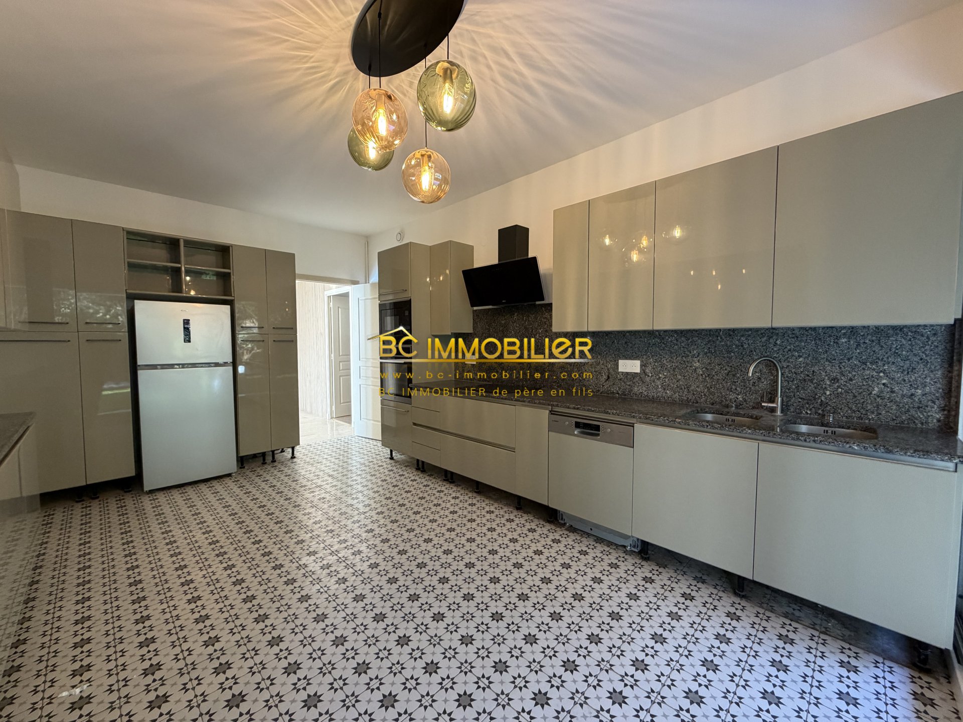 Appartement à louer, 170m², Marseille 7ème