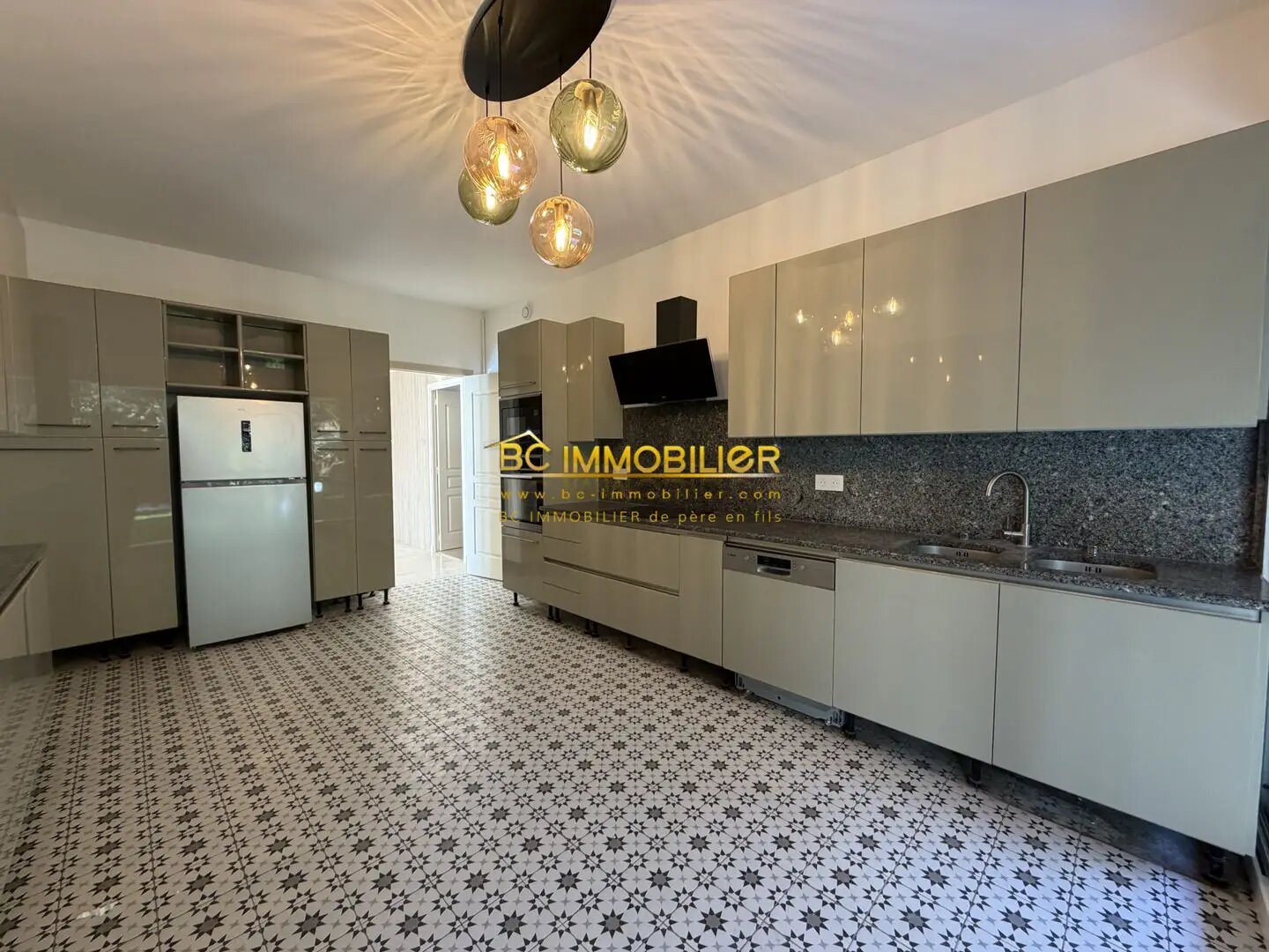 Appartement à louer, 170m², Marseille 7ème