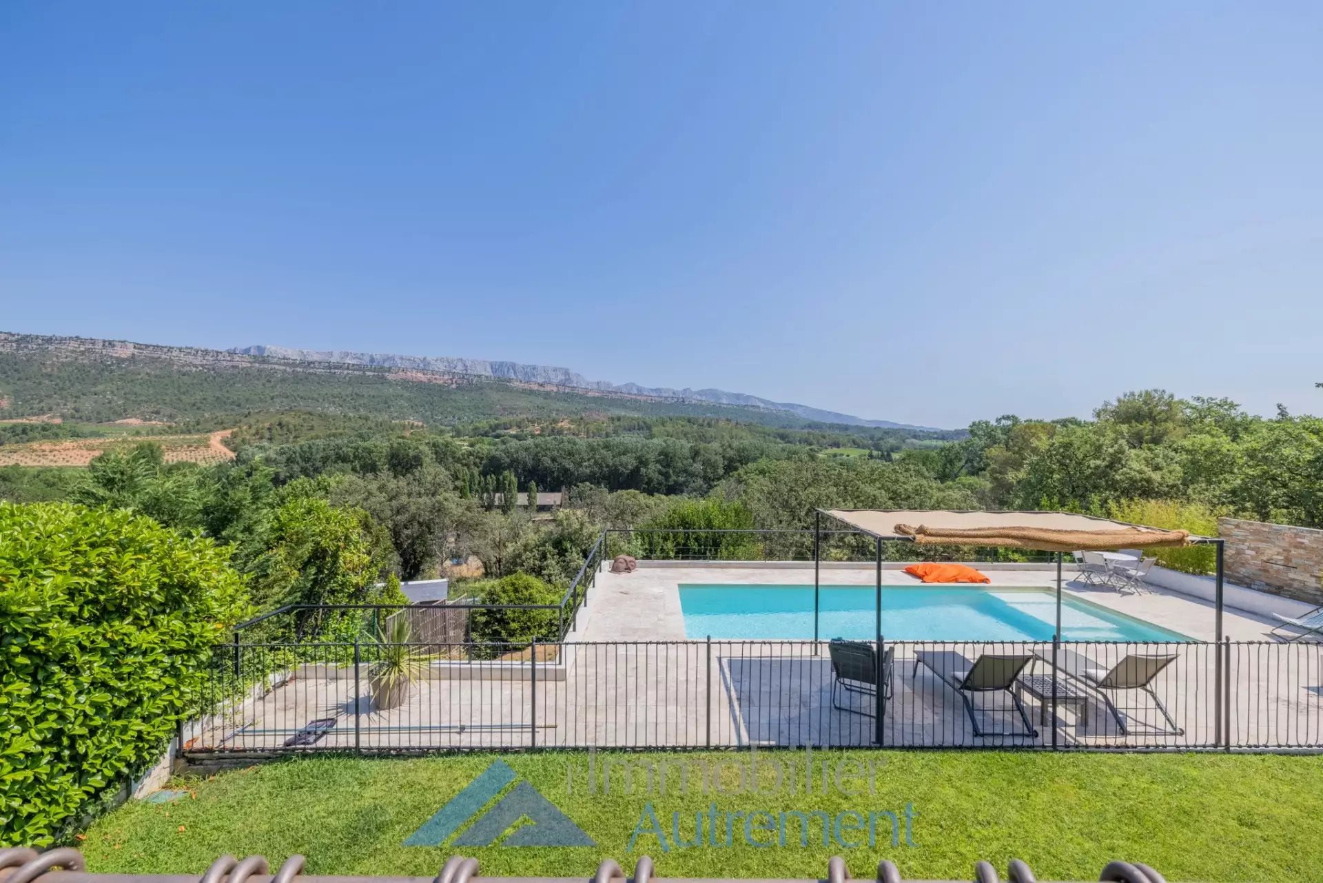 Maison à vendre, 231m², Châteauneuf-le-Rouge