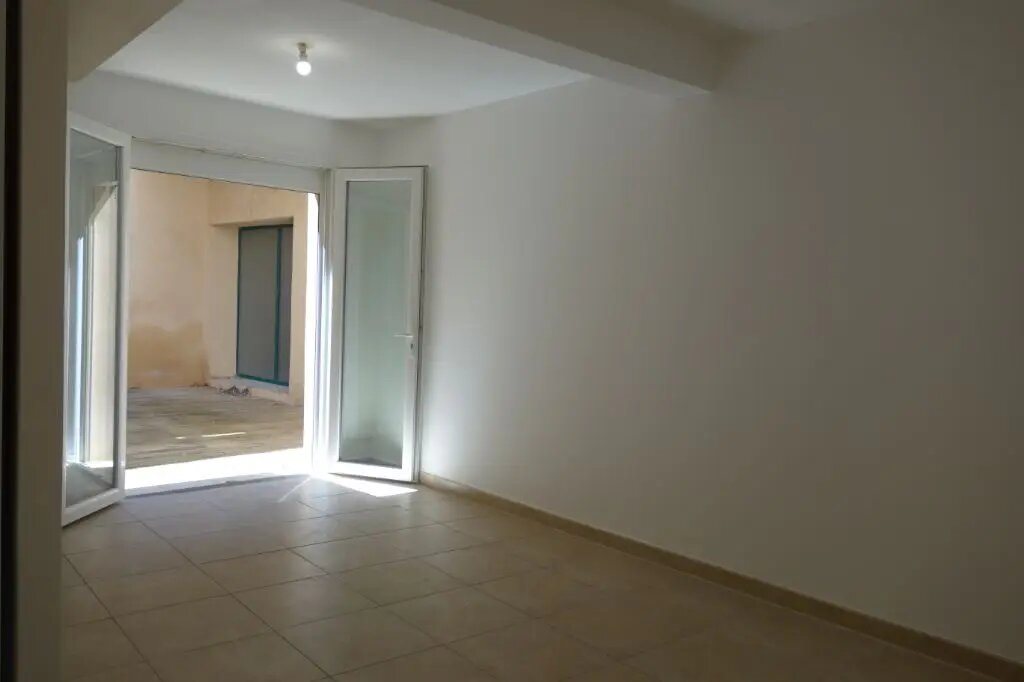 Appartement à louer, 43m², Pélissanne