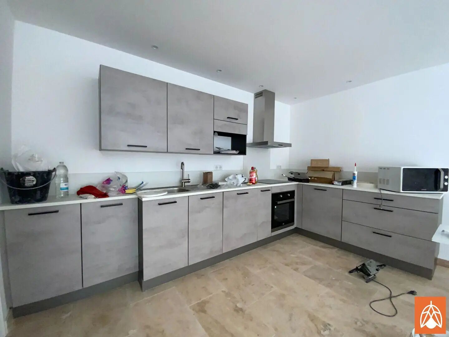 Appartement à louer, 64m², Eyguières