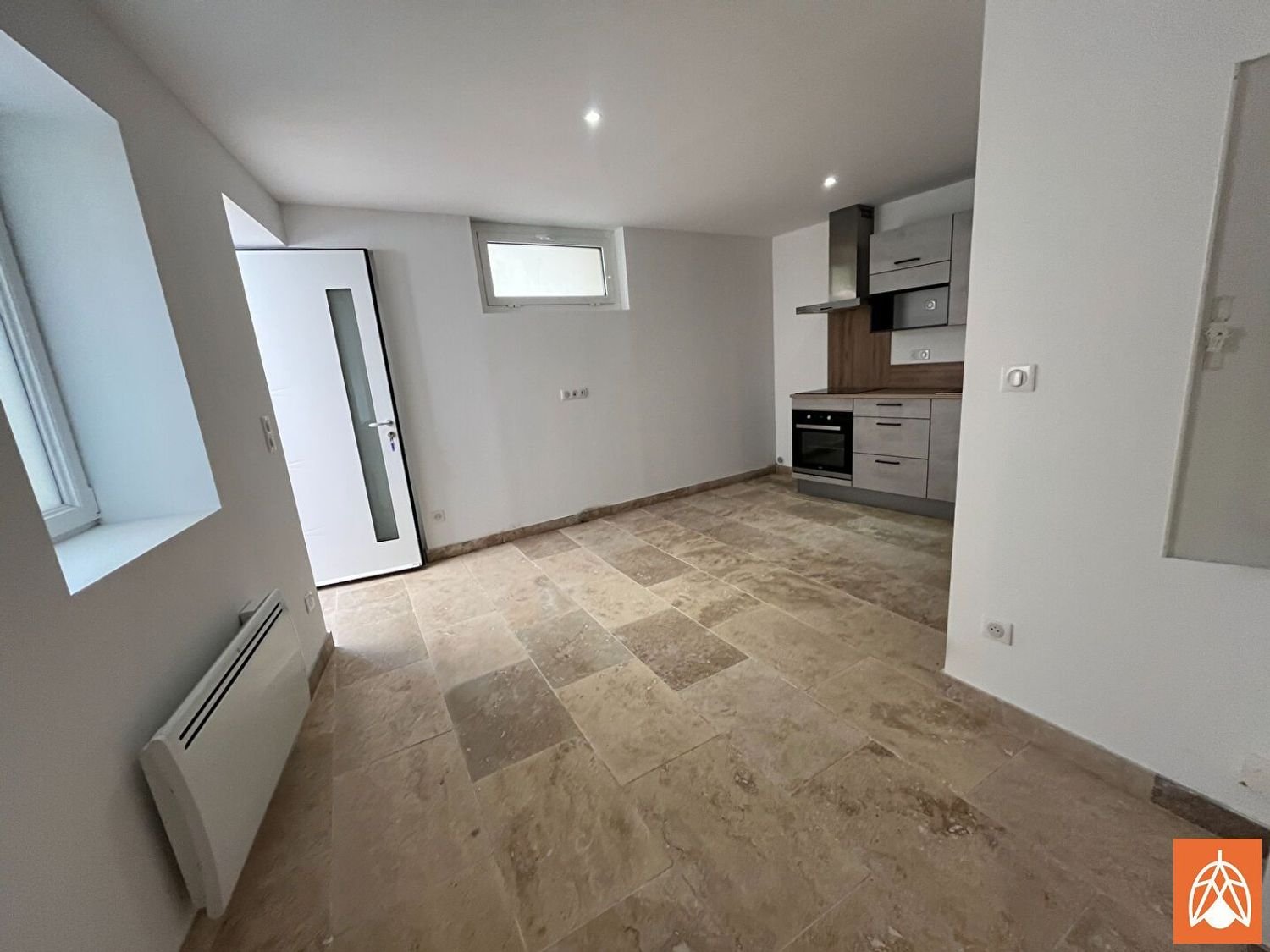 Appartement à louer, 29m², Eyguières