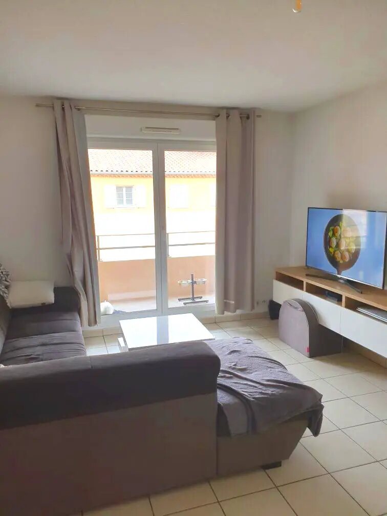 Appartement à louer, 64m², La Roque-d'Anthéron