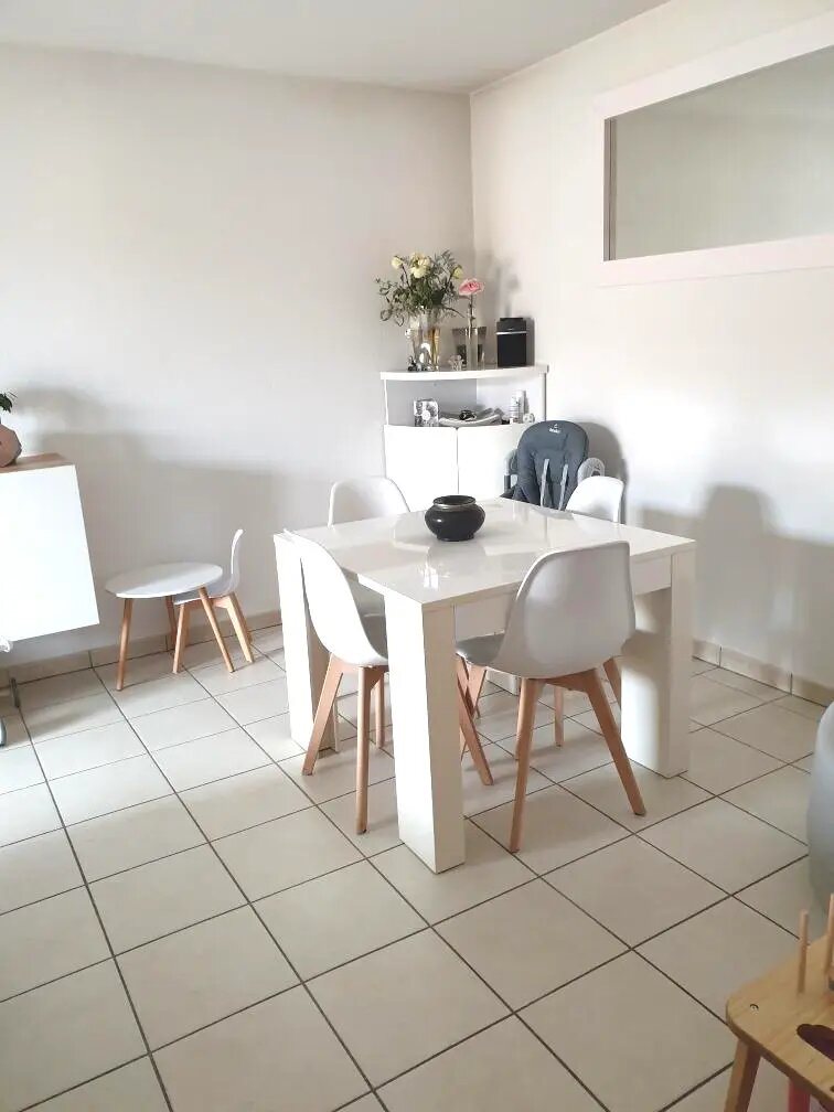 Appartement à louer, 64m², La Roque-d'Anthéron