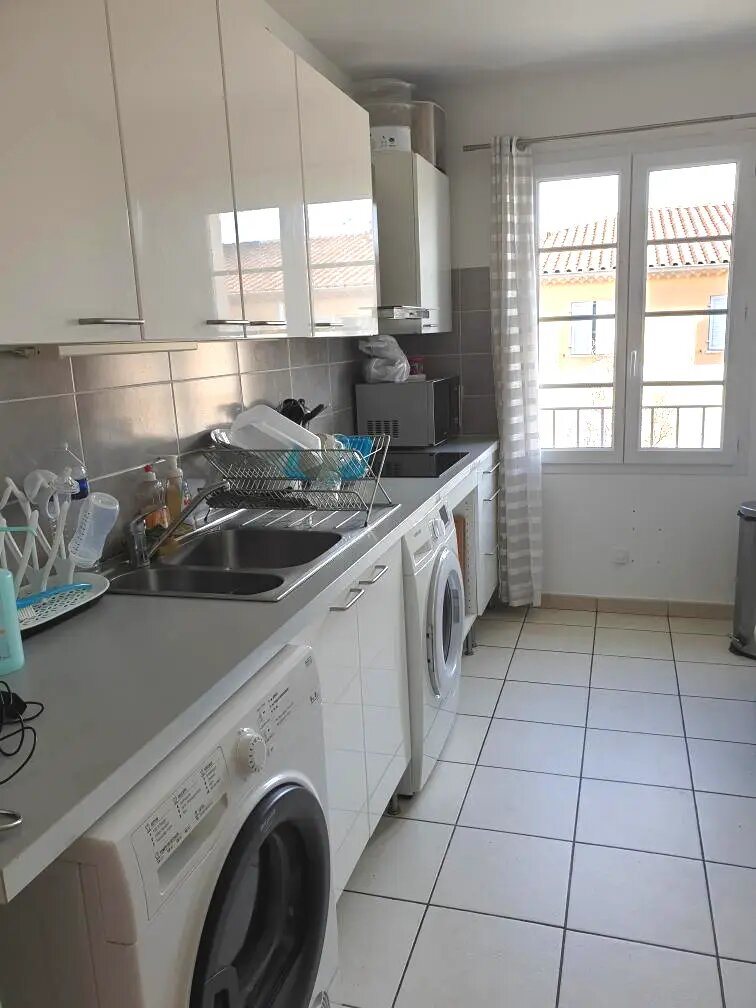 Appartement à louer, 64m², La Roque-d'Anthéron