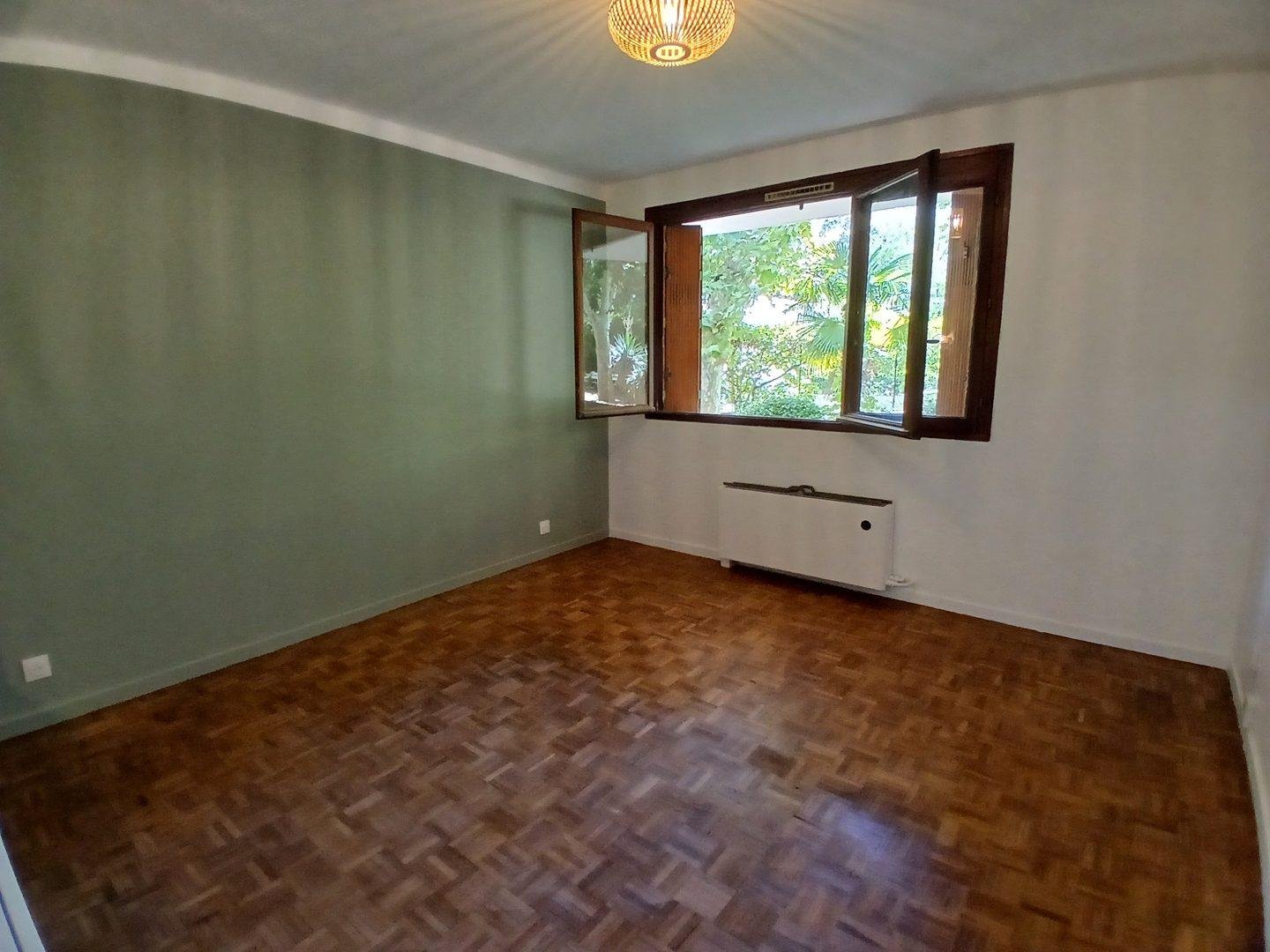 Appartement à louer, 22m², Marseille 9ème
