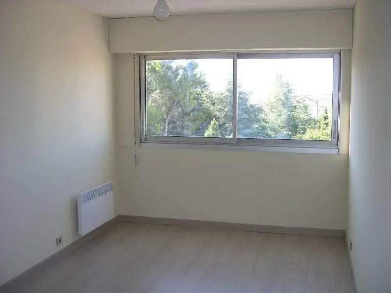 Appartement à louer, 19m², Marseille 10ème