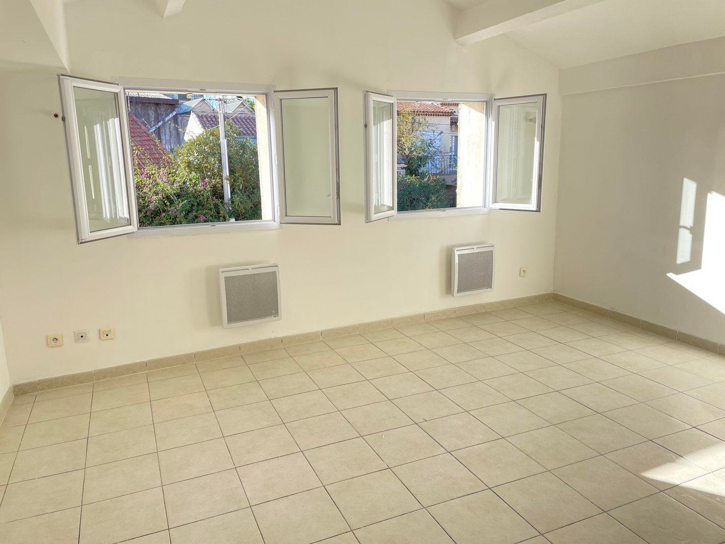Appartement à louer, 25m², Marseille 15ème