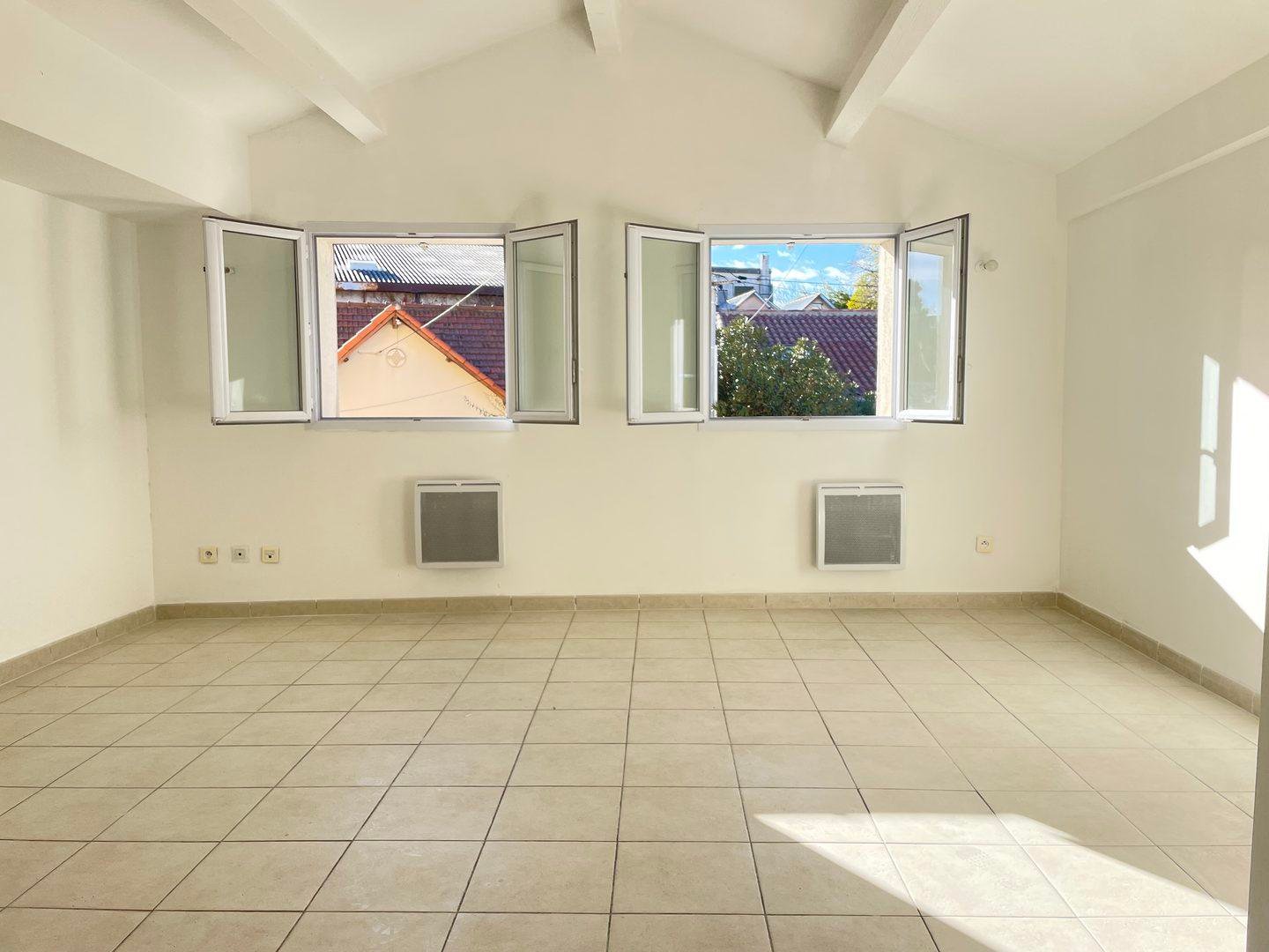 Appartement à louer, 25m², Marseille 15ème