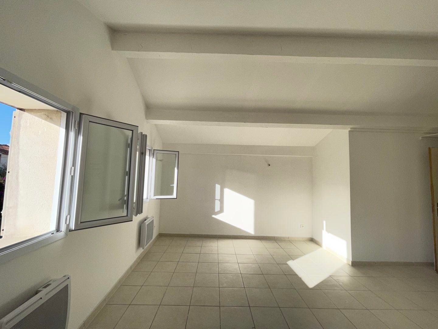 Appartement à louer, 25m², Marseille 15ème