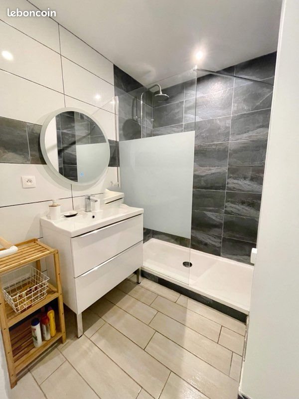 Appartement à louer, 47m², Marseille 8ème