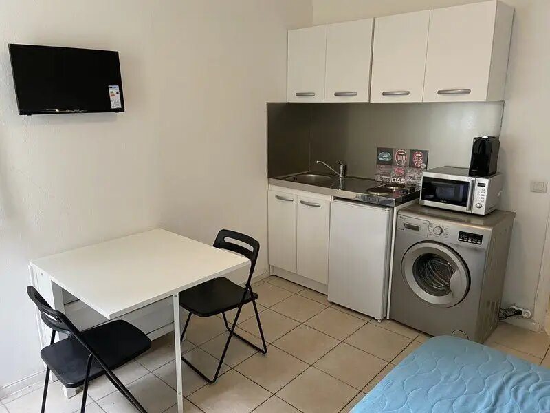 Appartement à louer, 16m², Marseille 8ème