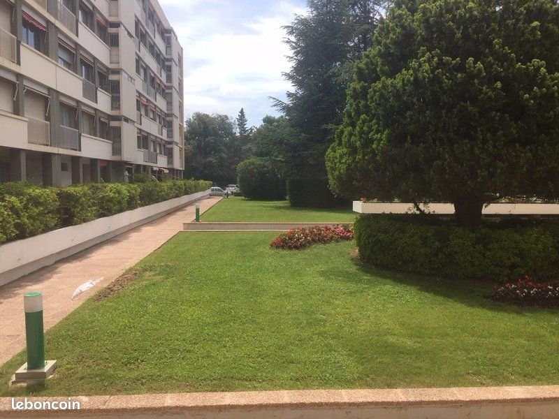 Appartement à louer, 15m², Marseille 8ème
