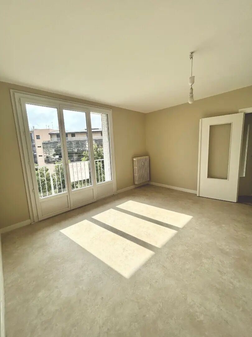 Appartement à louer, 43m², Aurillac