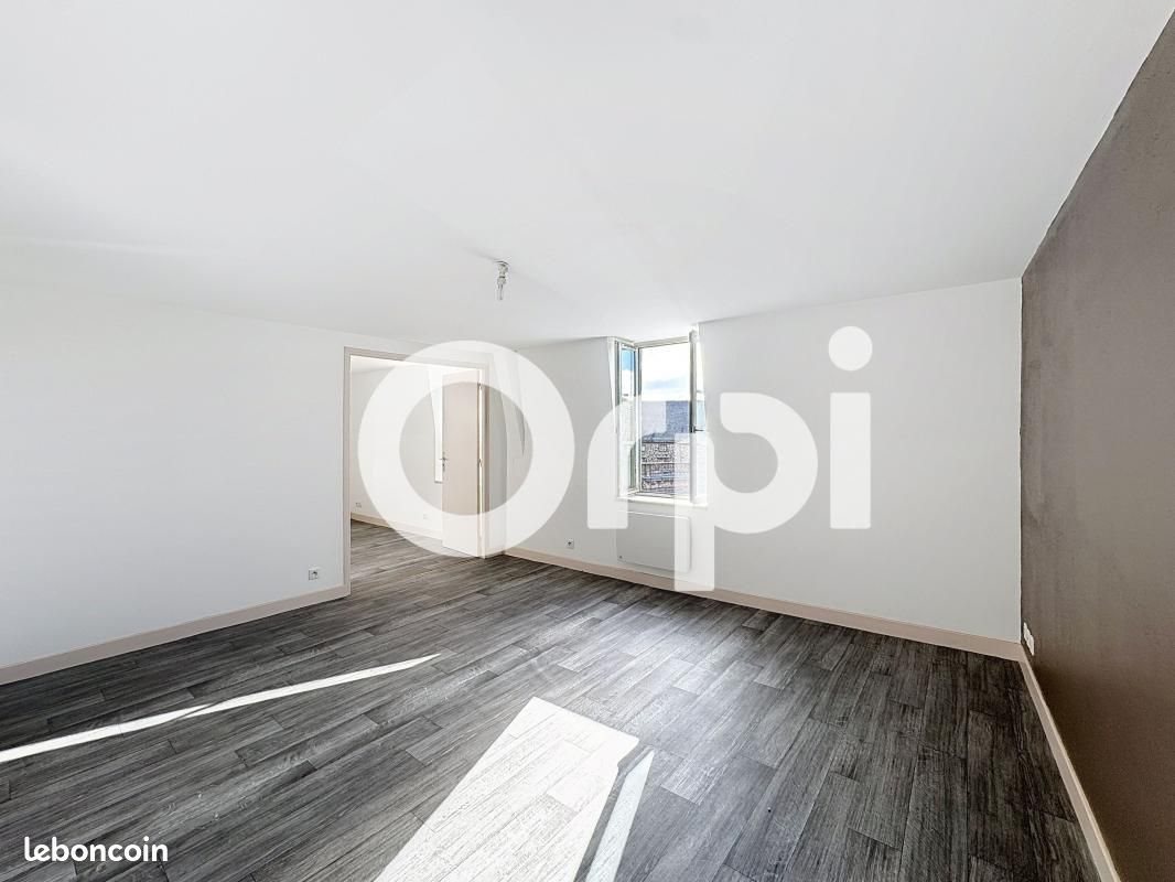 Appartement à louer, 55m², Saint-Flour