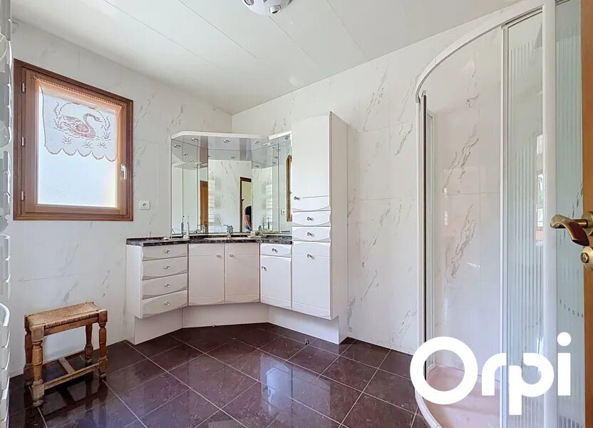 Maison à vendre, 120m², Chalinargues