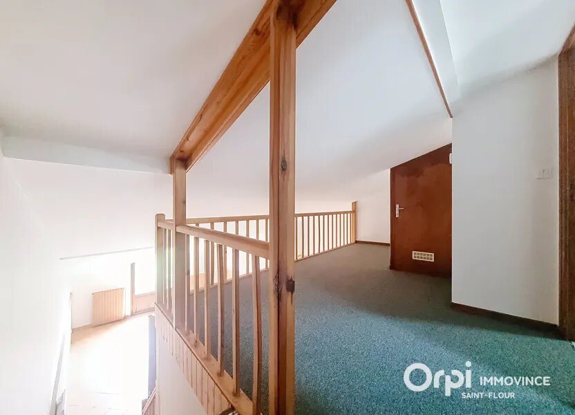 Appartement à louer, 77m², Neuvéglise