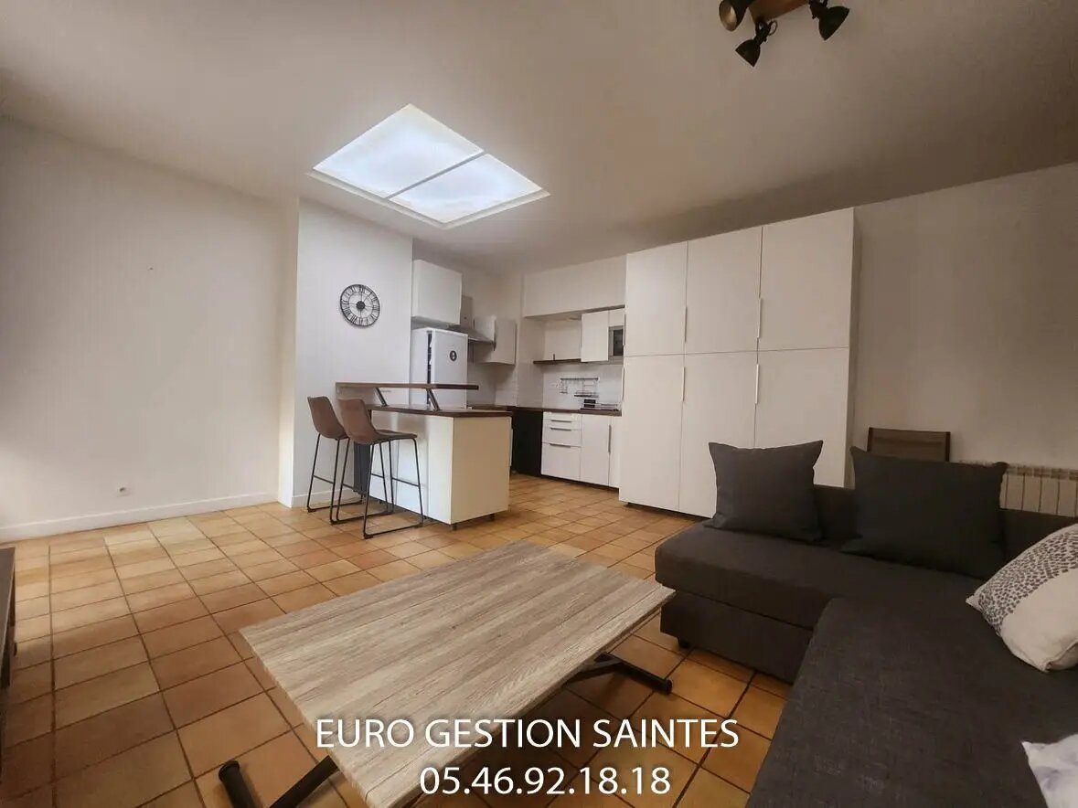 Appartement à louer, 45m², Saintes