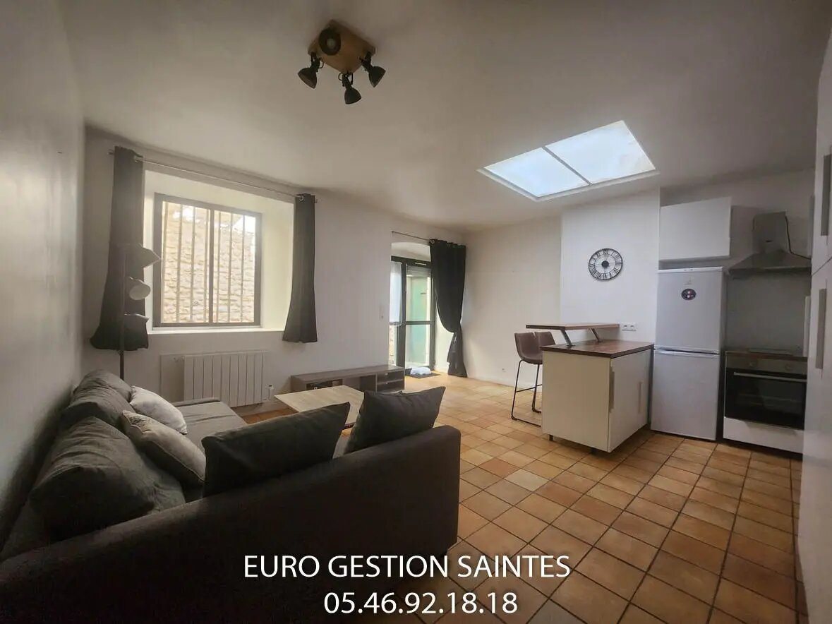Appartement à louer, 45m², Saintes