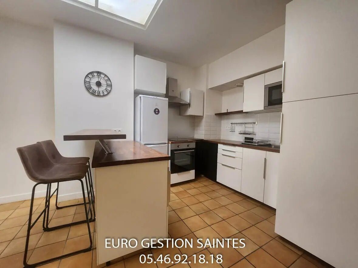 Appartement à louer, 45m², Saintes