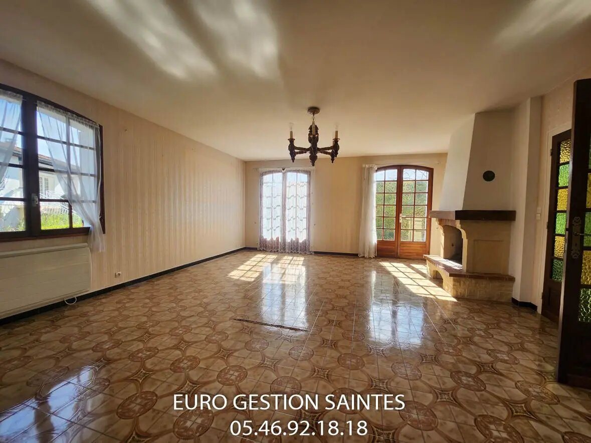 Maison à vendre, 121m², Saintes