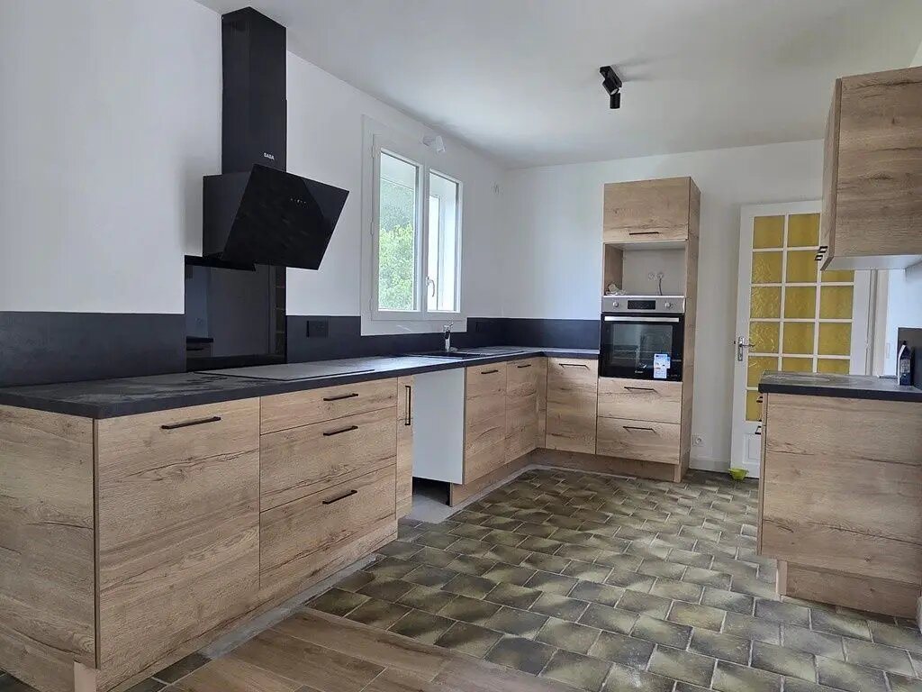 Maison à louer, 179m², Saintes