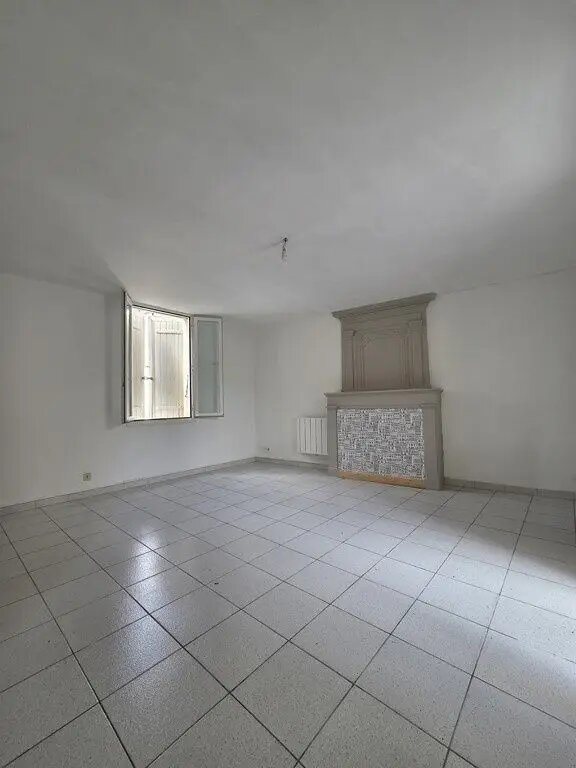 Maison à louer, 76m², Saintes
