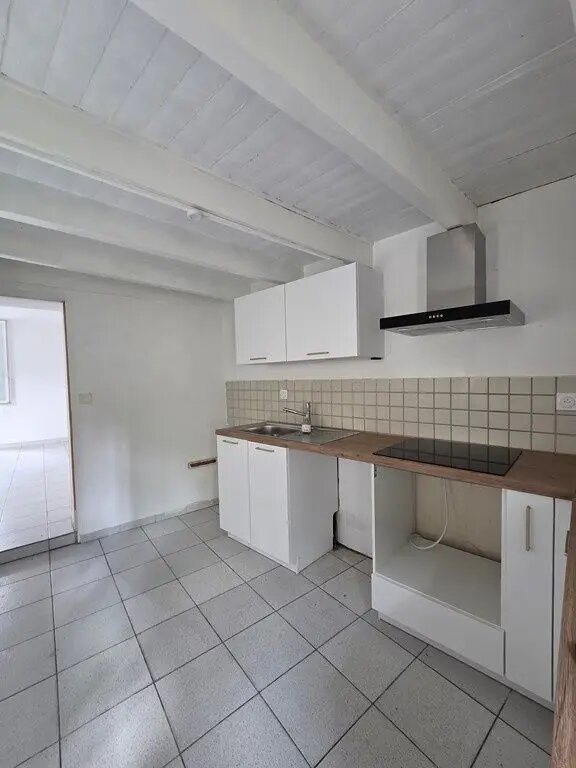 Maison à louer, 76m², Saintes