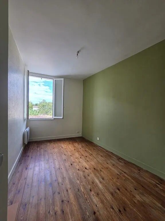 Maison à louer, 76m², Saintes