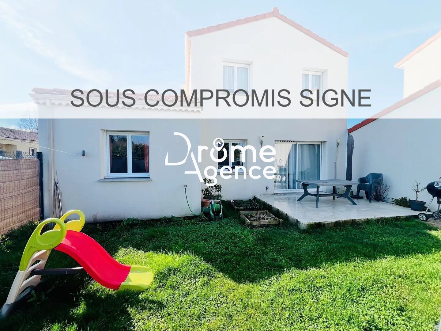 Maison à vendre, 93m², Bésayes