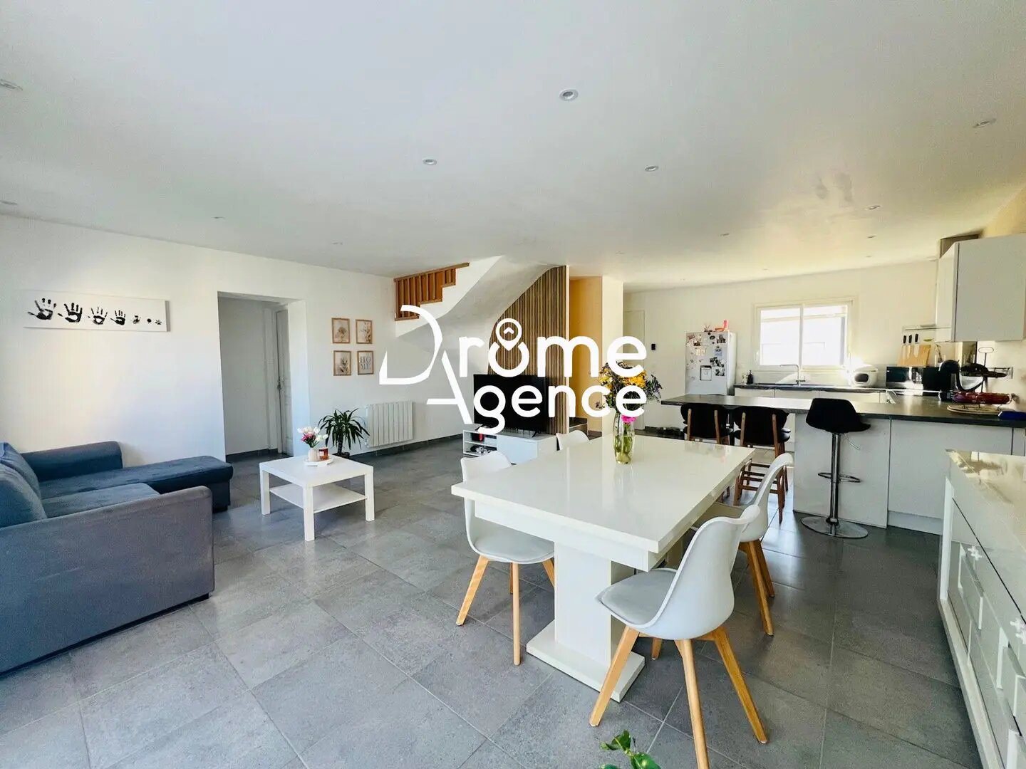 Maison à vendre, 93m², Bésayes