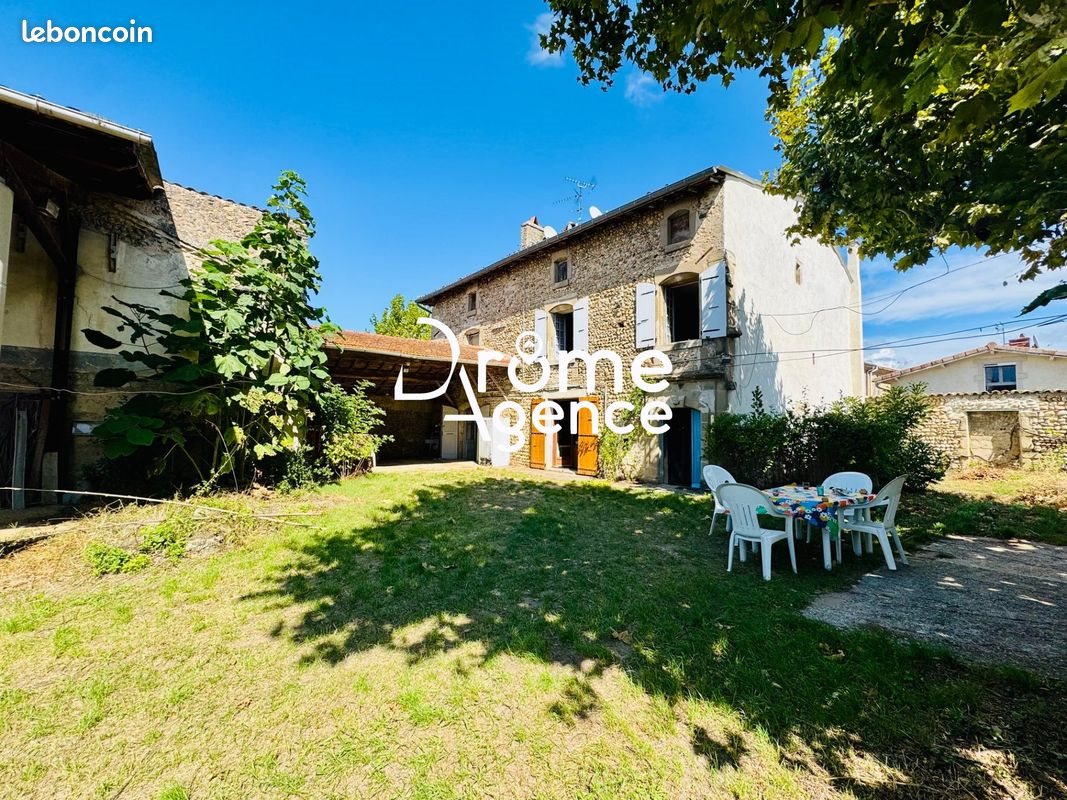Maison à vendre, 404m², Montélier