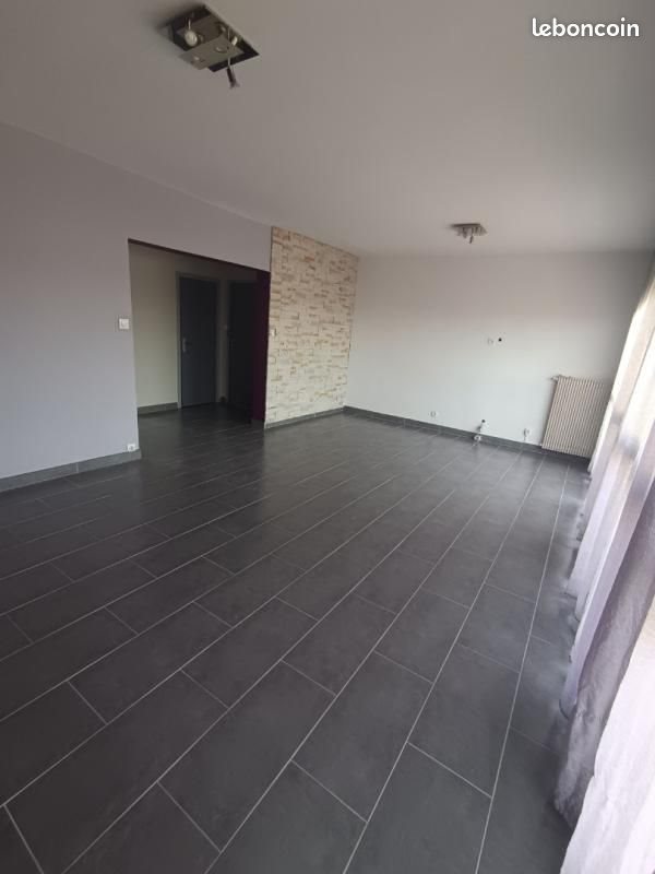 Appartement à louer, 76m², Donzère